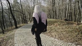 Risky Public Fuck on the Walk with Random Guy From Tinder