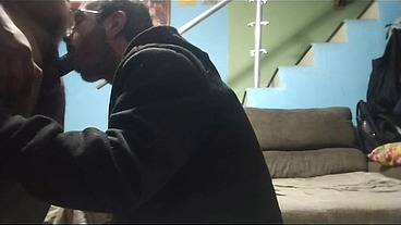 Eu dando para o vizinho putão