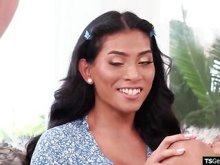 Who can withstand a hawt trans babysitter