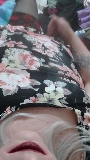 Carrie pleases herself before bedtime for Daddy and cums like a little sissy slut