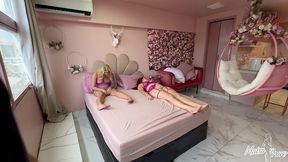 menage com bonecas! o mundo de fantasias virou realidade, ele ganhou uma boneca ruiva e morena pra fazer um delicioso menage