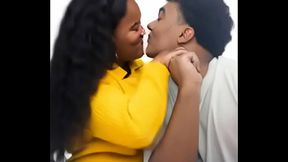 Novinho afundando gorda na intimidade