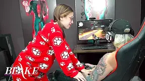 Perra Cachonda Se Folla Al Hermano De Su Mejor Amiga En Una Pijamada - Katty And Zac