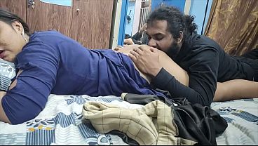 Husband Buries His Tongue Deep in Wife�s Juicy Ass