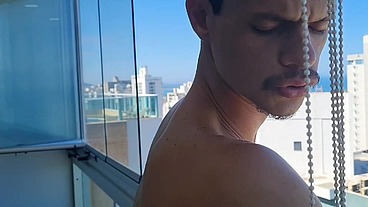 Viajei com meu amigo RENBRI CARIOCA , para a casa de praia em Vila Velha Espírito Santo e transamos gostoso de frente para o mar sexo bareback, na pele, no pelo
