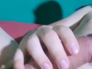 Jovencito se masturba lindo pene precoz