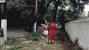 nao fiquei com ninguem no carnavrau, entao peguei o meu amigo