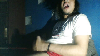 Gamla amatörkillar runkar stora kukar och knullar sedan varandra rå