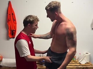 Straight Hardtom fucking hard the twink Benny Fox