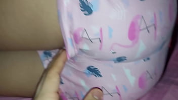 Toqueteo a mi Hermanastra Mientras toma una siesta