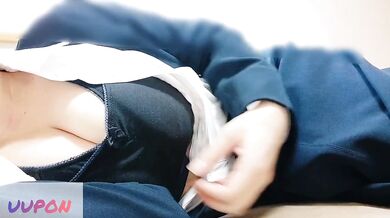 A perverted office lady masturbates while wearing a suit on the way home from work! When I touch my