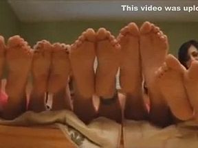 5 girls show their amazing barefeet pov