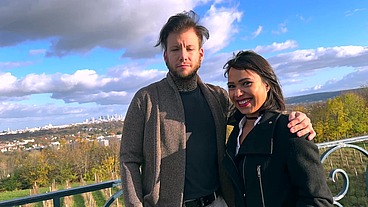 A 30ans, Christina veut explorer le monde du X !