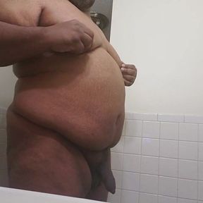 Black chub showing his body and masturbating