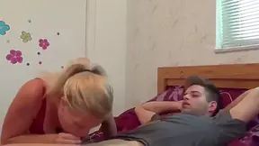 Hot Stepmom With Saggy Boobies Seduce Her Roommate