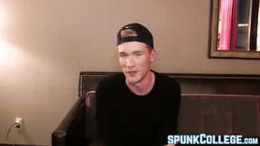 ”Naughty  gentleman tugging meat while playing anally”