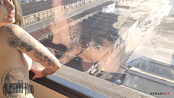 Acordei a Dread Hot da melhor forma, com pica dura pronta de caf&eacute_ da manha