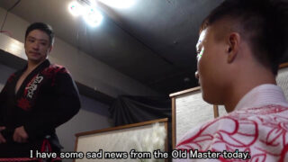 Lambendo – filme fetichista hardcore de gays asiáticos recebendo sexo anal intenso