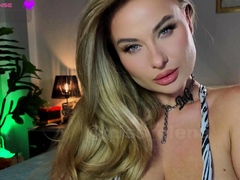 Hot Busty Webcam Babe Masturbate Solo