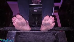 Barefoot Gaymer Chris' Dirty Soles