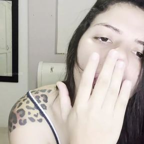 With the creamy and shaved totito I dance you delicious wanting to talk dirty to you and masturbate