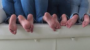 Sexy barefoot play of four girls FF