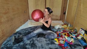 Fayth Blows Up Many Loons In Cargo Trailer - WMV