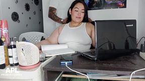 llego a mi oficina y le doy un rico masaje a mi companera y me la termino follando en la oficina - historia completa