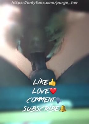 Gave me a blowjob under the table while her boyfriend takes a shower 😈💋💦