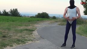 Lycra in freier Natur  scene 2