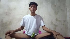 Jujut Expression Playing Solo Using Cucumbers That Have Been Hollowed Out