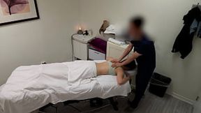 Gorgeous Japanese Waitress Felt 'No' But Finished Massage With A Big Bang Smile