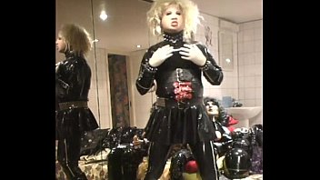 Roxina2007LatexDollFamily080207XXXL.MPG