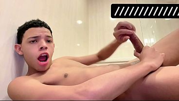 Muleke do PAUZ&Atilde_O LUCAXDOTADO falando putaria na c&acirc_mera