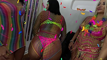 Folia Mattos Movies nosso carnaval com as safadas mais gostosas do Brasil - Suruba, anal, boquete e porra vem cair na folia