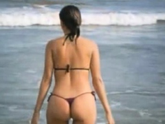 Amateur girl hot thong scene on the beach