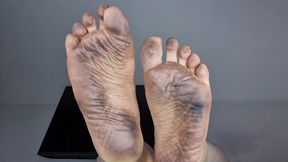 Lick my dirty smelly feet - foot fetish