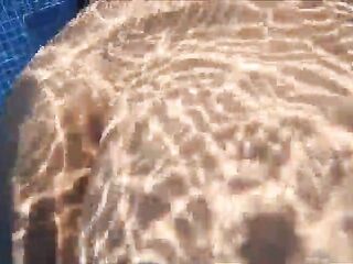 Pool sex homemade Desconocido Sorprende a mother I'd like to fuck Culona