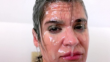 Bobbing for apples - bucket full of jizz