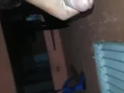 Joven caliente quiere sexo en cuarentena