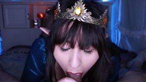 Elf Princess Sneaks in Human Chambers