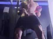 CHAV BOY HAS A WANK IN SUNBED SHOP💦