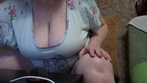 Mature bbw with huge natural boobs and fat cunt fucking a pink hole