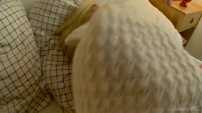 Blonde Bombshell Lisa Plays with her Sex Toys Collection!