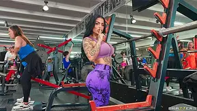 Dwayne Foxxx In A Not So Sneaky Public Gym Bang With The Egypt