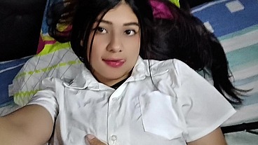Actriz colombiana se masturba con sus tangas