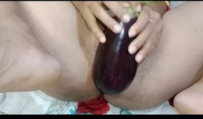 Sexy girl big vegetable fuck in pussy