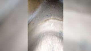 Listen to her groaning and tremble when she squirts
