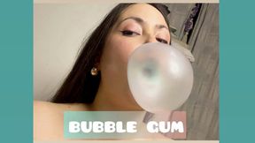 Big bubbles and big tits while chewing gum