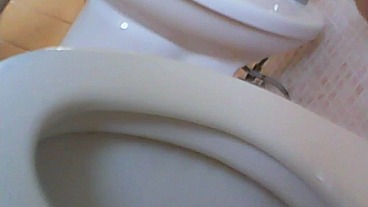 the is thirsty ... also she must pee, so she has an idea